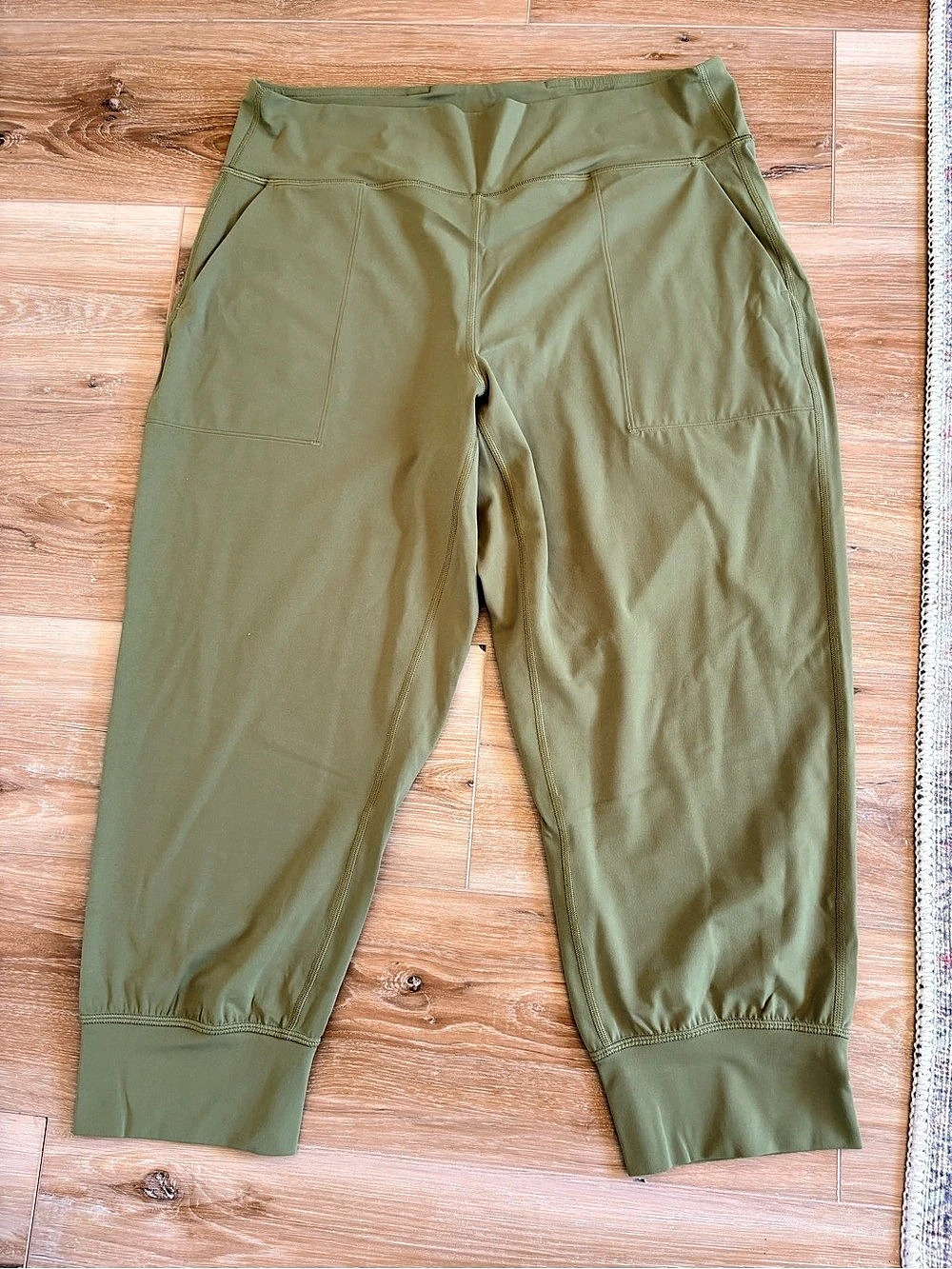 Lululemon Smooth Fit Pull-On High-Rise Cropped Pant Green Cropped Pants